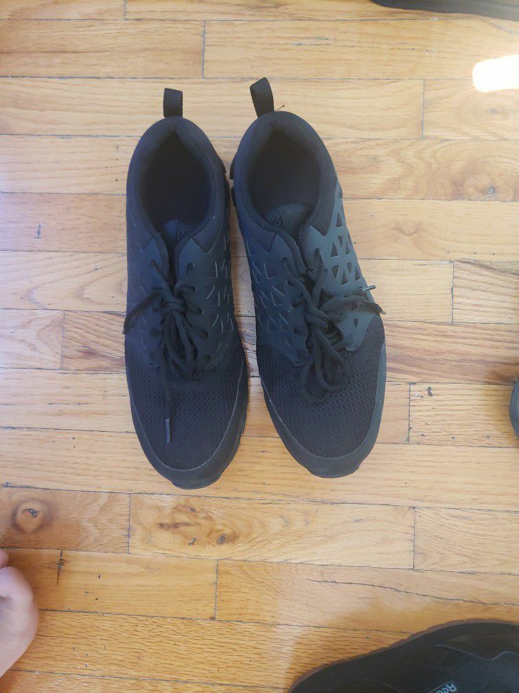 Reebok sneakers Men size 10.5W