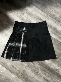 Little black skirt