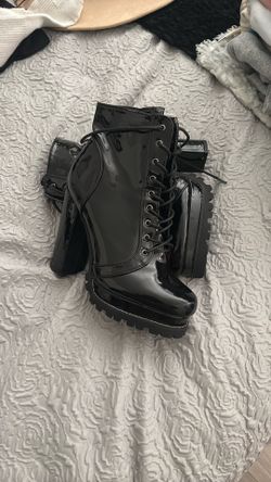 Brand New Size 8 Black Boots 