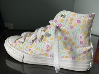 Size 1 Girls Converse High Tops