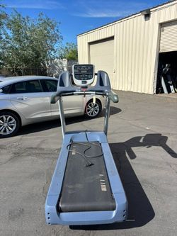Precor 835 TRM Treadmill  (Delivery Included)
