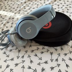 Apple Beats  Solo 2  Wired  Light Gray Blue With Pouch Case 