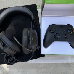 Xbox Series X/S Controller & Razer Gaming Headset 