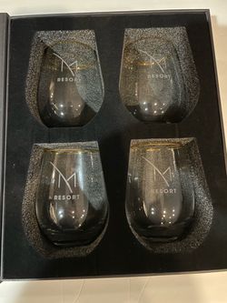 Wine glass set Las Vegas M Resort