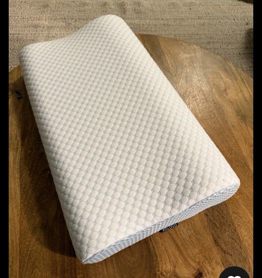 Pillow. Unused. Therapeutic Pillow