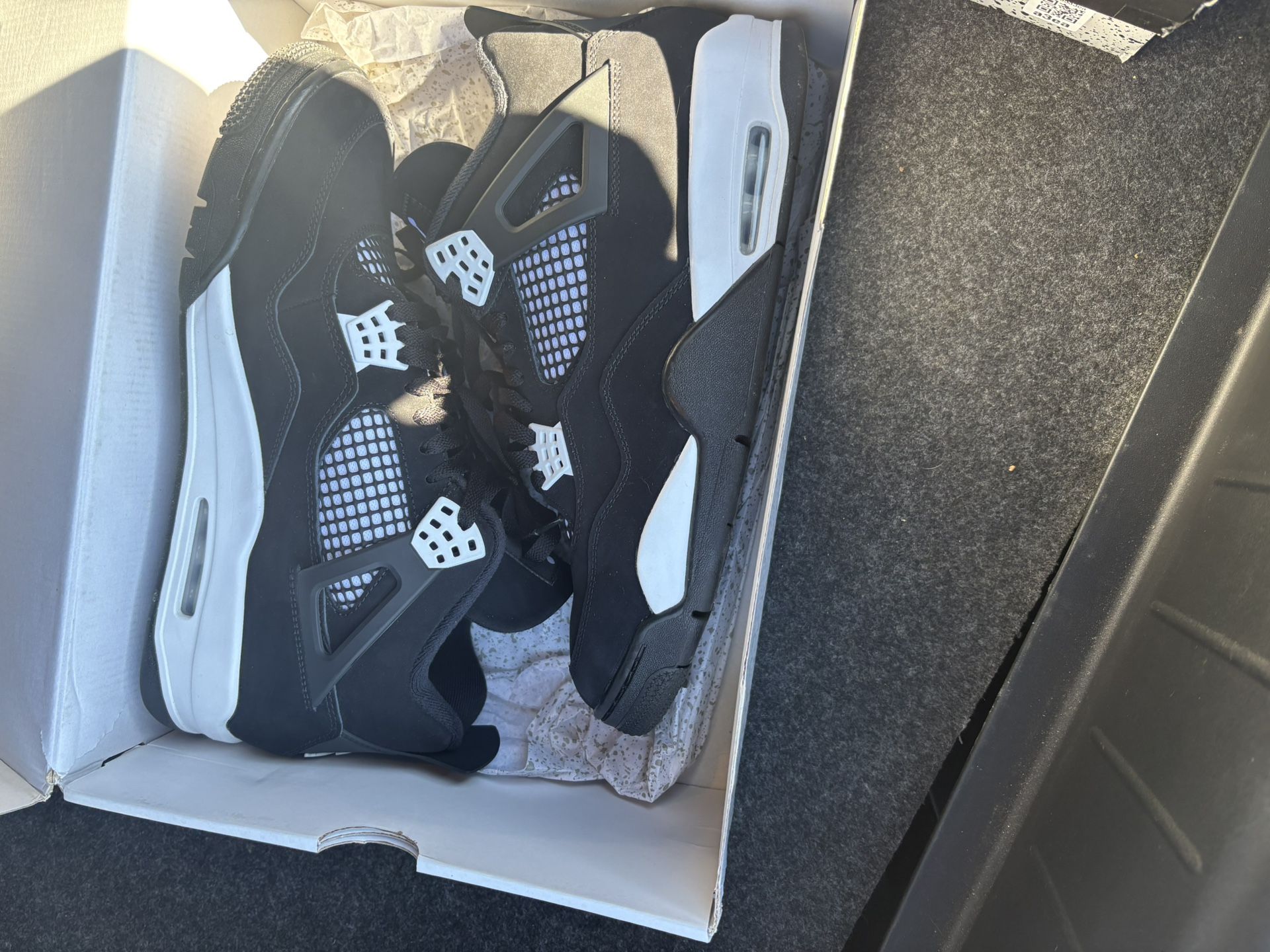 Red/white/yellow, Thunder 4s / Supreme Forces