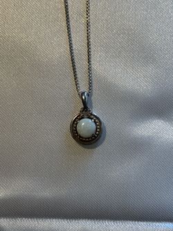 92.5% Silver / 14k Gold & Opal Pendant !! (Comes with Necklace!!!)