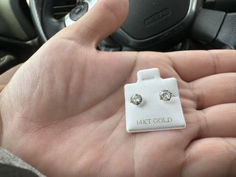 14kt Earrings