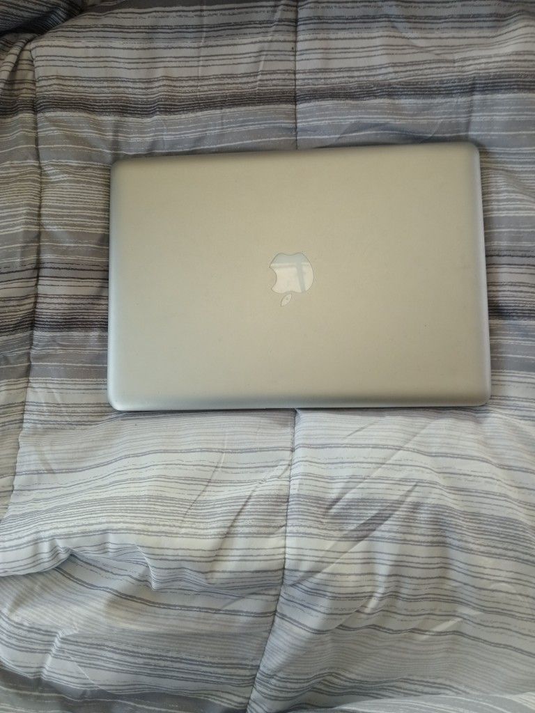 MacBook Pro $300obo