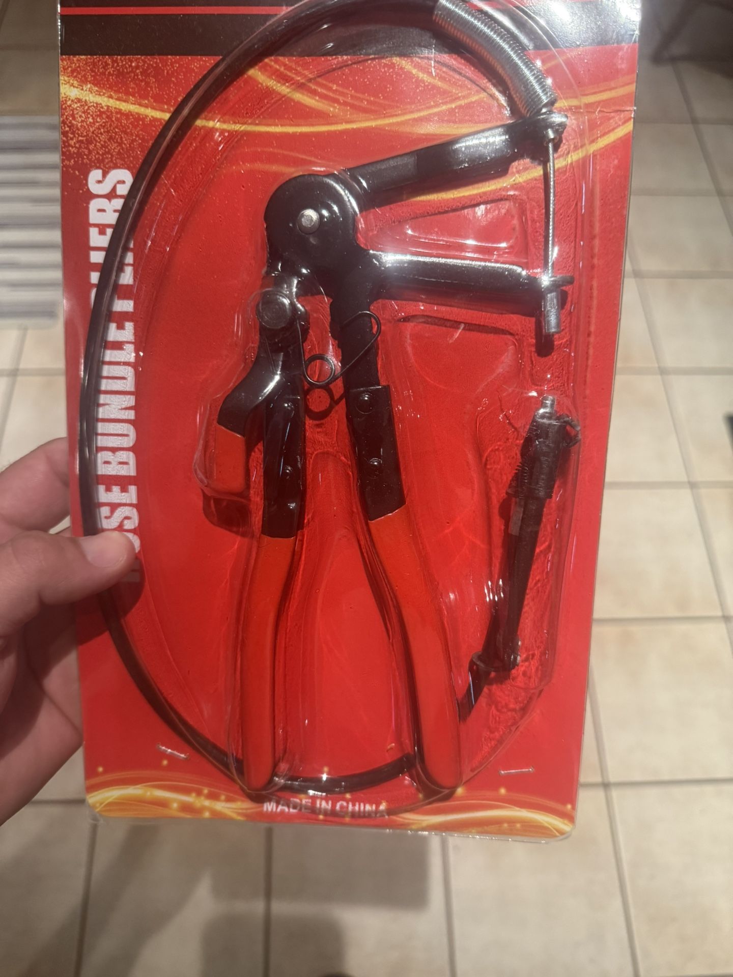 Radiator Cable-Type Flexible Hose Clamp Pliers, hose clamp tool with Grip-Enhancing Polymer Coating, Suitable for Fixing Fuel, Oil, and Water Pipes $2