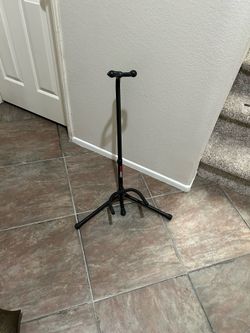 Guitar stand