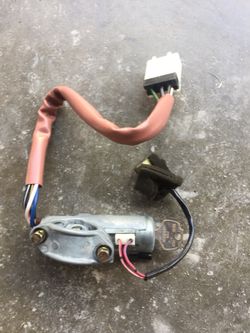 95’ Nissan hardbody (Ignition lock cylinder with key)