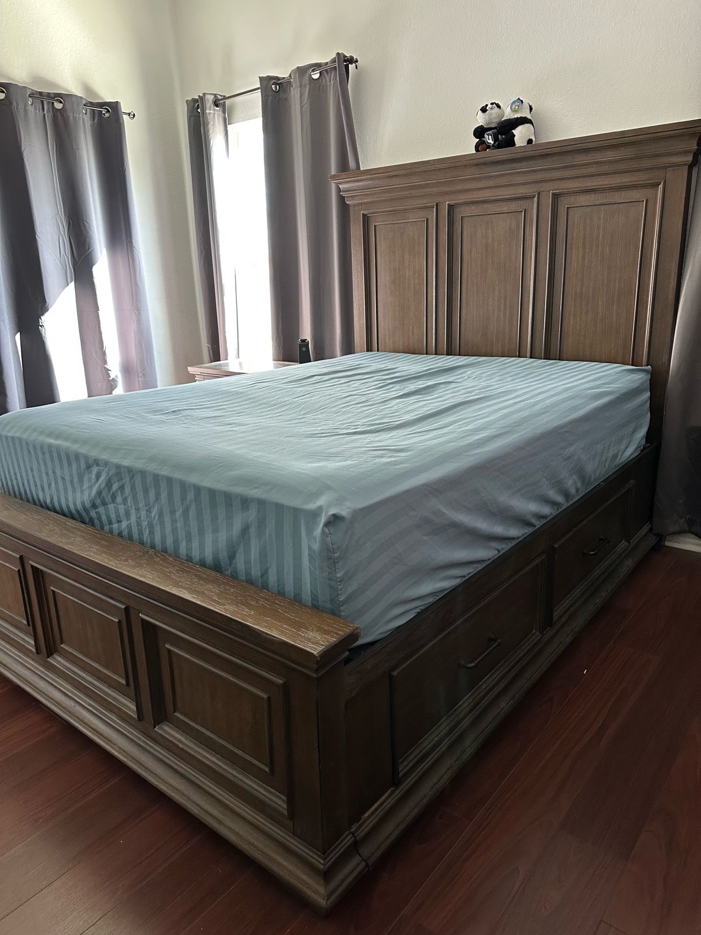 Queen wood bed frame, dresser and nightstand