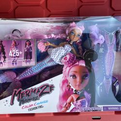 Mermaze Doll Fashion Fins Morra Mix And Match Accessories 