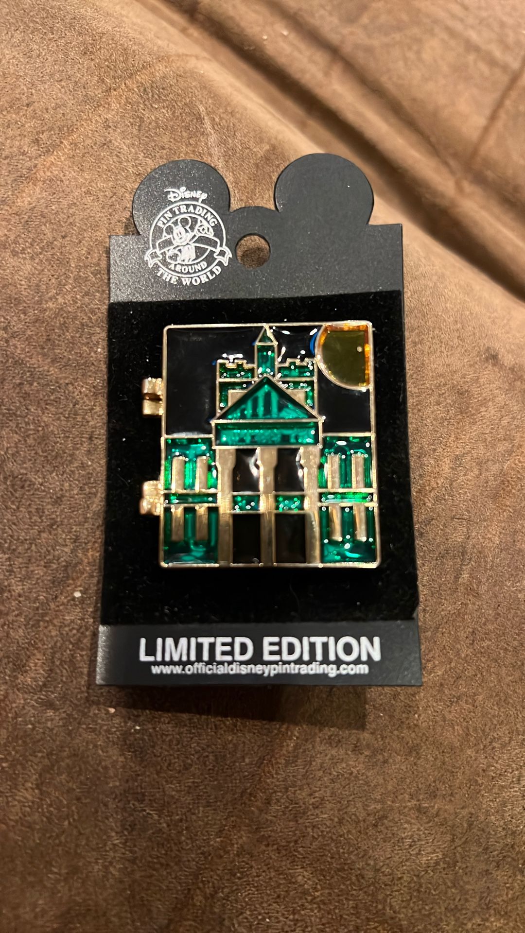 DLR - Cast Exclusive - Attractions Collection - Haunted Mansion