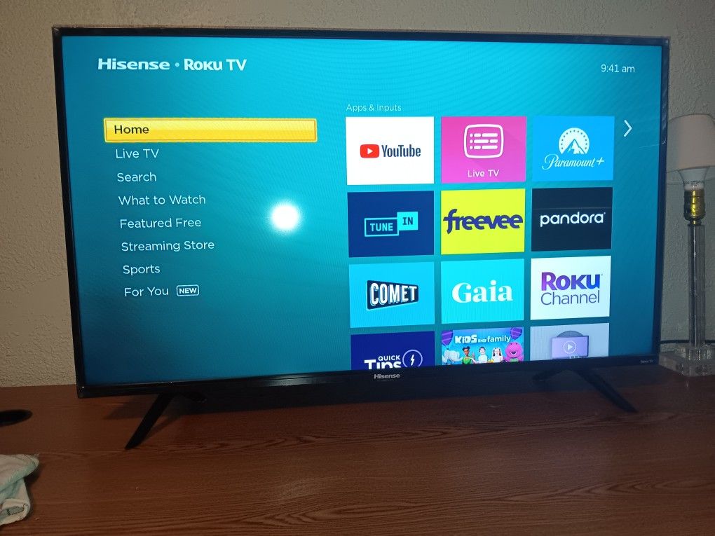 Smart TV ROKU HiSense 40 inch HD - $95