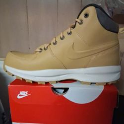 Size 10 Leather AKC NIKE BOOTS 