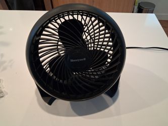 Honeywell Black Table Fan 9"