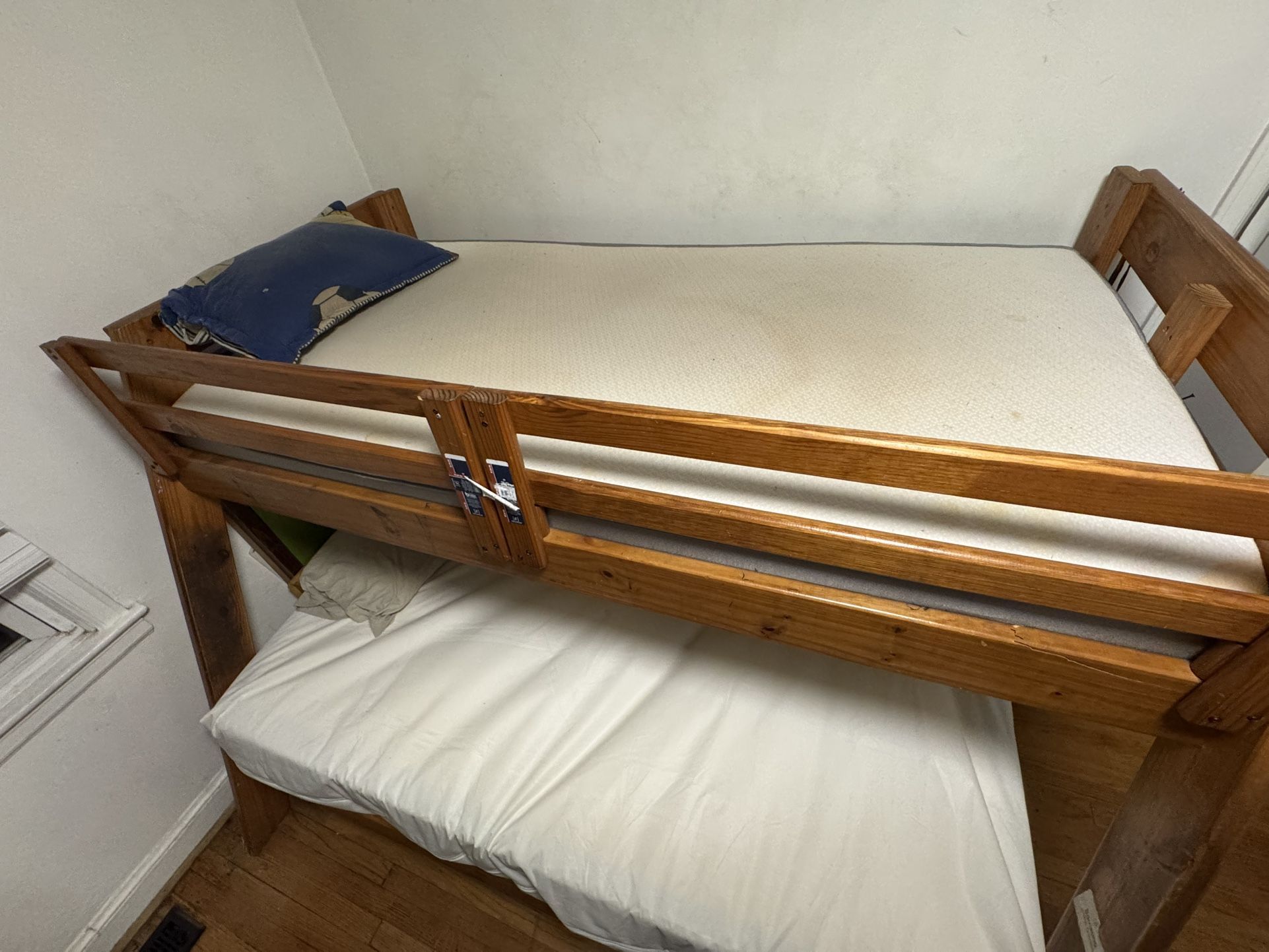 Cabin bed, Twin and Queen with mattresses included