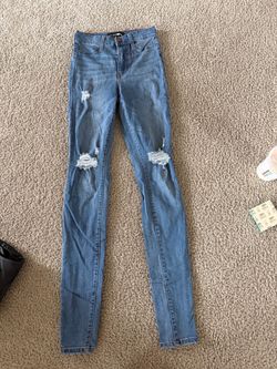 Fashion Nova Blue skinny jeans