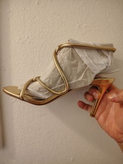 Women's shoes