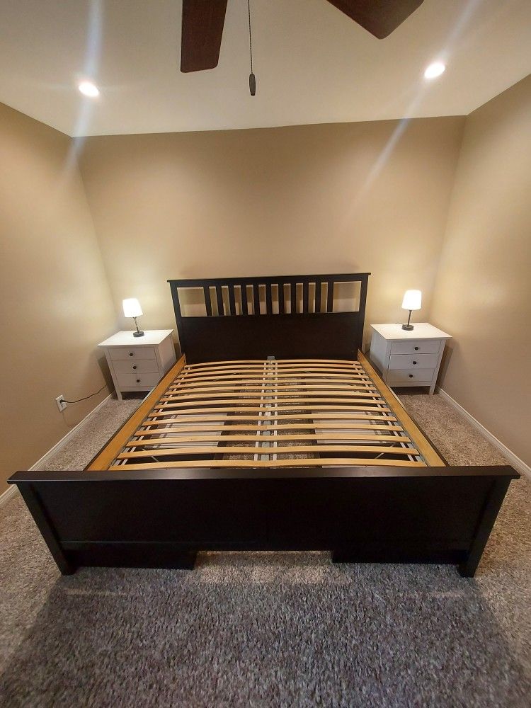 5 Piece - King Bedroom Set With Night Lamps