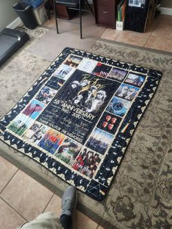 5 ft x 54" Pink Floyd comforter