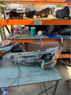TOYOTA COROLLA LEFT USED OEM HEADLIGHT (2024-2025)
