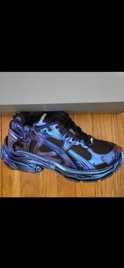 IRIDESCENT RUNNERS