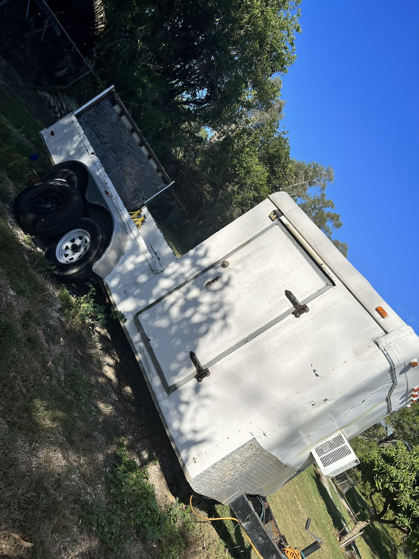 Camper / Trailer / Toy Hauler