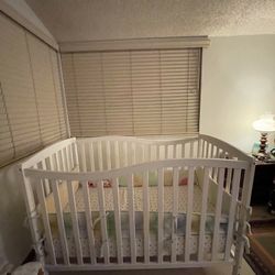 Delta 4-in-1 baby crib - Best Offer