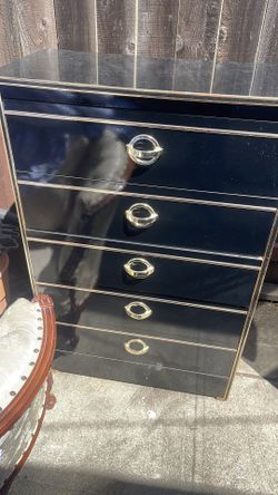 Dresser