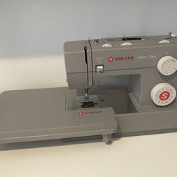 Singer Heavy Duty Sewing machine 