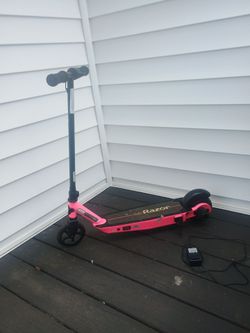 Razor electric scooter Black Label E90 $40 OBO