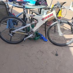 Y22 Trek Bicycle