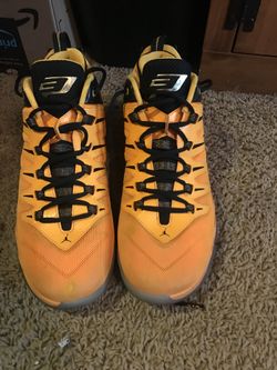 Jordan CP3s Size 10.5! Super Comfortable. Other than little stain sure can get off of right toe. They like New.