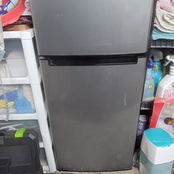 Magic Chef Mini Fridge 