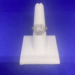 14KT White Gold Diamond Ring