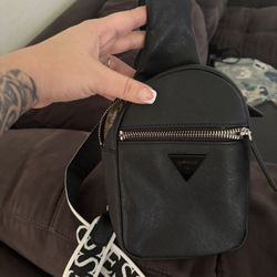 Guess Cross Body Bag 