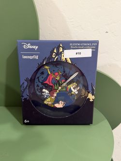 Disney Pin Taran Fights the Horned King Slider