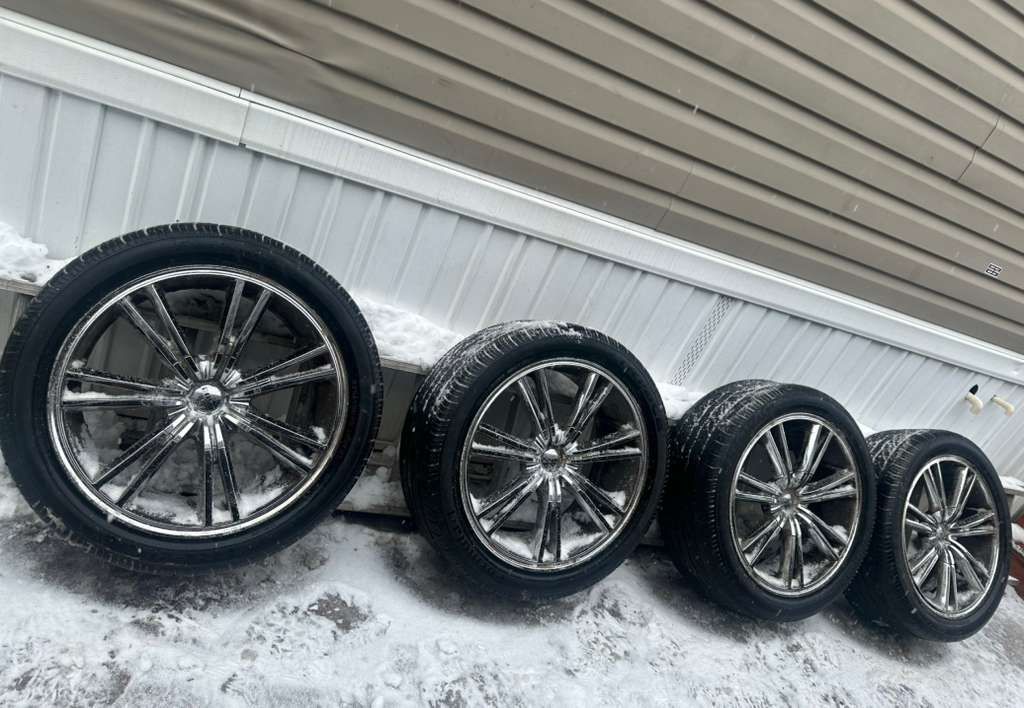 20” 5 Lug Universal Wheels And Tires 🛞 