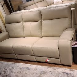 Top Grain Leather Dual Power Recliner 😍/ Take it home with only$39down/ Hablamos Español Y Ofrecemos Financiamiento 🙋🏻‍♂️ 