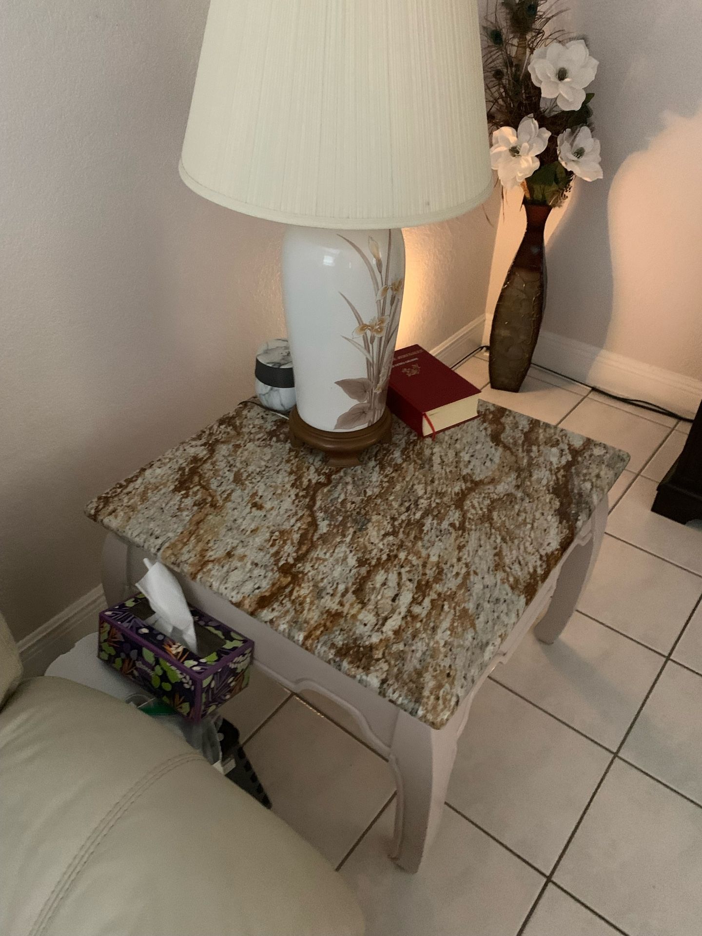 Sofá ,Coffe Table , End Table and entrance Table