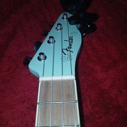 2 Brand New Ukulele's