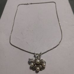 14k White Gold Chain And Pendant With Diamonds And Pearl Chain Lent 18 And 3/4 Used