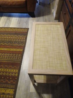 Decorative 1 shelf table