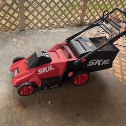 Skil Lawn Mower great Condition Comes With Battery And Charger. 