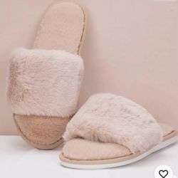 Women's Fuzzy Slippers, Size 7-8, 9-10
