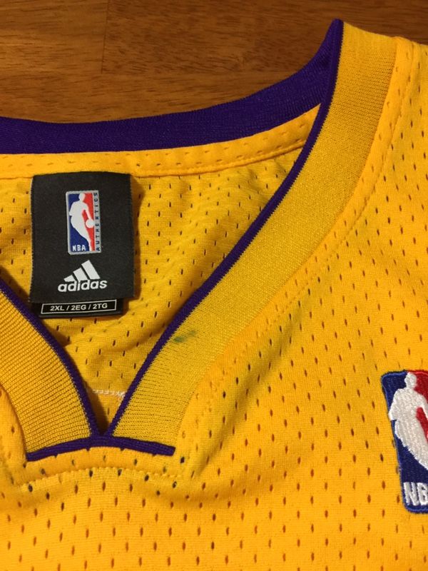 Kobe Bryant purple Lakers adidas Jersey 2xl for Sale in Hacienda Heights, CA - OfferUp