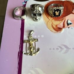 Selling This Sweet Rins, All Silver. I’ll Four Pieces Together. They’re Like 90 G 450.